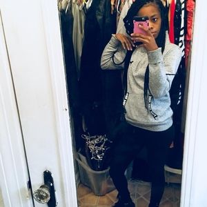 Meet your Posher, Latosha